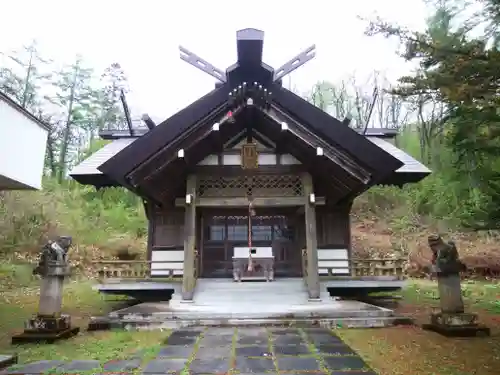 忠類神社の本殿・本堂