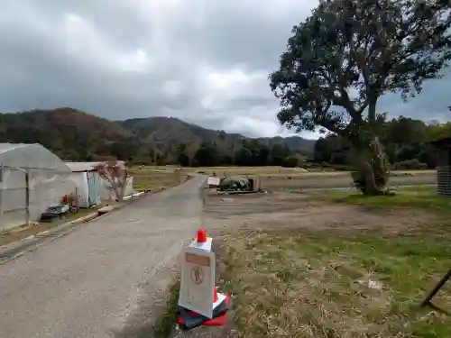 曼殊院門跡の{uncategorized: "未分類", other: "その他", undefined: "問題あり", building: "その他建物", grave: "お墓", sacred_gate: "鳥居", guardian: "狛犬", statue: "像", buddha: "仏像", history: "歴史", nature: "自然", garden: "庭園", animal: "動物", pagoda: "塔", temizu: "手水舎", mountain_gate: "山門・神門", sanctuary: "本殿・本堂", subordinate: "末社・摂社", art: "芸術", scenery: "景色", jizo: "地蔵", ema: "絵馬", goshuin: "御朱印", omikuji: "おみくじ", items: "授与品その他", amulet: "お守り", goshuincho: "御朱印帳", eats: "食事", festival: "お祭り", votive_dance: "神楽", shichigosan: "七五三参", wedding: "結婚式", experience: "体験その他", initially: "初詣", around: "周辺", anti_infection: "感染症対策"}