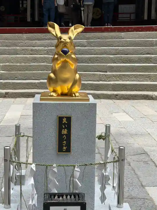 日光二荒山神社の{uncategorized: "未分類", other: "その他", undefined: "問題あり", building: "その他建物", grave: "お墓", sacred_gate: "鳥居", guardian: "狛犬", statue: "像", buddha: "仏像", history: "歴史", nature: "自然", garden: "庭園", animal: "動物", pagoda: "塔", temizu: "手水舎", mountain_gate: "山門・神門", sanctuary: "本殿・本堂", subordinate: "末社・摂社", art: "芸術", scenery: "景色", jizo: "地蔵", ema: "絵馬", goshuin: "御朱印", omikuji: "おみくじ", items: "授与品その他", amulet: "お守り", goshuincho: "御朱印帳", eats: "食事", festival: "お祭り", votive_dance: "神楽", shichigosan: "七五三参", wedding: "結婚式", experience: "体験その他", initially: "初詣", around: "周辺", anti_infection: "感染症対策"}