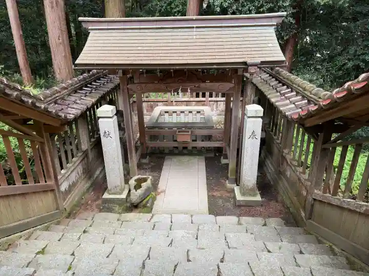 伊和神社の{uncategorized: "未分類", other: "その他", undefined: "問題あり", building: "その他建物", grave: "お墓", sacred_gate: "鳥居", guardian: "狛犬", statue: "像", buddha: "仏像", history: "歴史", nature: "自然", garden: "庭園", animal: "動物", pagoda: "塔", temizu: "手水舎", mountain_gate: "山門・神門", sanctuary: "本殿・本堂", subordinate: "末社・摂社", art: "芸術", scenery: "景色", jizo: "地蔵", ema: "絵馬", goshuin: "御朱印", omikuji: "おみくじ", items: "授与品その他", amulet: "お守り", goshuincho: "御朱印帳", eats: "食事", festival: "お祭り", votive_dance: "神楽", shichigosan: "七五三参", wedding: "結婚式", experience: "体験その他", initially: "初詣", around: "周辺", anti_infection: "感染症対策"}
