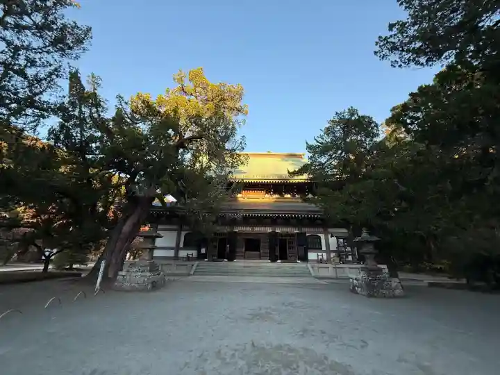 円覚寺の{uncategorized: "未分類", other: "その他", undefined: "問題あり", building: "その他建物", grave: "お墓", sacred_gate: "鳥居", guardian: "狛犬", statue: "像", buddha: "仏像", history: "歴史", nature: "自然", garden: "庭園", animal: "動物", pagoda: "塔", temizu: "手水舎", mountain_gate: "山門・神門", sanctuary: "本殿・本堂", subordinate: "末社・摂社", art: "芸術", scenery: "景色", jizo: "地蔵", ema: "絵馬", goshuin: "御朱印", omikuji: "おみくじ", items: "授与品その他", amulet: "お守り", goshuincho: "御朱印帳", eats: "食事", festival: "お祭り", votive_dance: "神楽", shichigosan: "七五三参", wedding: "結婚式", experience: "体験その他", initially: "初詣", around: "周辺", anti_infection: "感染症対策"}