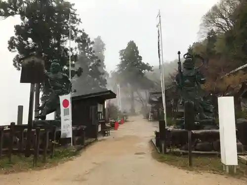 観音正寺の建物その他