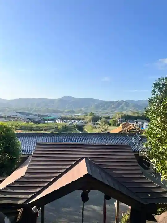 蟻通神社の{uncategorized: "未分類", other: "その他", undefined: "問題あり", building: "その他建物", grave: "お墓", sacred_gate: "鳥居", guardian: "狛犬", statue: "像", buddha: "仏像", history: "歴史", nature: "自然", garden: "庭園", animal: "動物", pagoda: "塔", temizu: "手水舎", mountain_gate: "山門・神門", sanctuary: "本殿・本堂", subordinate: "末社・摂社", art: "芸術", scenery: "景色", jizo: "地蔵", ema: "絵馬", goshuin: "御朱印", omikuji: "おみくじ", items: "授与品その他", amulet: "お守り", goshuincho: "御朱印帳", eats: "食事", festival: "お祭り", votive_dance: "神楽", shichigosan: "七五三参", wedding: "結婚式", experience: "体験その他", initially: "初詣", around: "周辺", anti_infection: "感染症対策"}