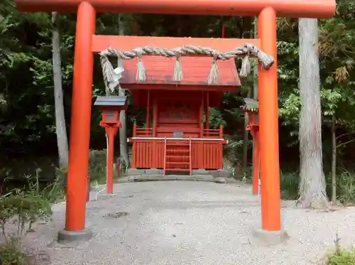 敢國神社の鳥居