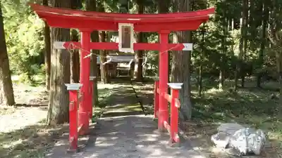越方神社の鳥居