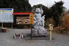 雷電神社の像