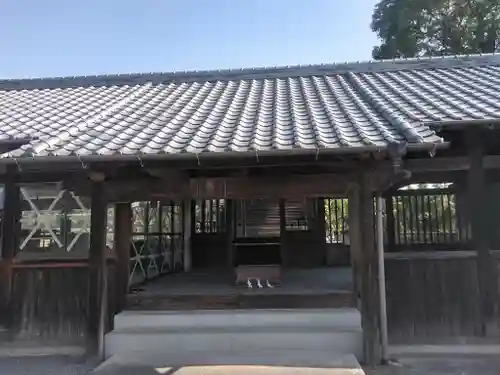 産土神社の山門