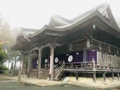成相寺の本殿・本堂