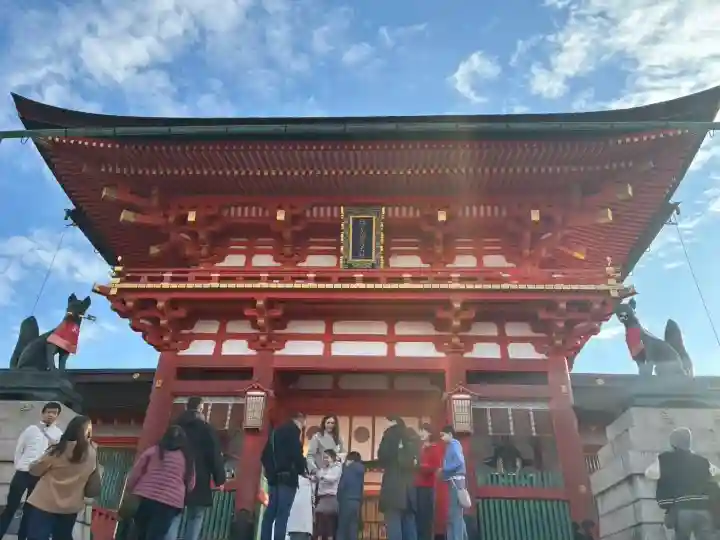 伏見稲荷大社の{uncategorized: "未分類", other: "その他", undefined: "問題あり", building: "その他建物", grave: "お墓", sacred_gate: "鳥居", guardian: "狛犬", statue: "像", buddha: "仏像", history: "歴史", nature: "自然", garden: "庭園", animal: "動物", pagoda: "塔", temizu: "手水舎", mountain_gate: "山門・神門", sanctuary: "本殿・本堂", subordinate: "末社・摂社", art: "芸術", scenery: "景色", jizo: "地蔵", ema: "絵馬", goshuin: "御朱印", omikuji: "おみくじ", items: "授与品その他", amulet: "お守り", goshuincho: "御朱印帳", eats: "食事", festival: "お祭り", votive_dance: "神楽", shichigosan: "七五三参", wedding: "結婚式", experience: "体験その他", initially: "初詣", around: "周辺", anti_infection: "感染症対策"}