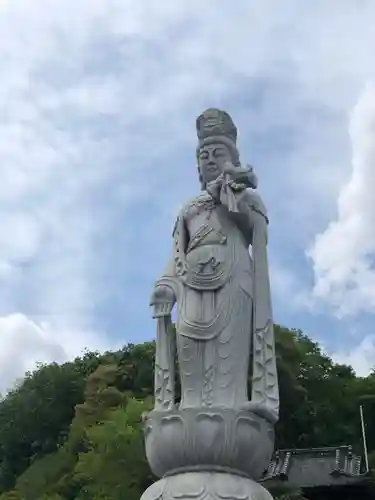 埼玉厄除け開運大師・龍泉寺（切り絵御朱印発祥の寺）の仏像