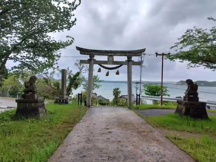 先崎神社の{uncategorized: "未分類", other: "その他", undefined: "問題あり", building: "その他建物", grave: "お墓", sacred_gate: "鳥居", guardian: "狛犬", statue: "像", buddha: "仏像", history: "歴史", nature: "自然", garden: "庭園", animal: "動物", pagoda: "塔", temizu: "手水舎", mountain_gate: "山門・神門", sanctuary: "本殿・本堂", subordinate: "末社・摂社", art: "芸術", scenery: "景色", jizo: "地蔵", ema: "絵馬", goshuin: "御朱印", omikuji: "おみくじ", items: "授与品その他", amulet: "お守り", goshuincho: "御朱印帳", eats: "食事", festival: "お祭り", votive_dance: "神楽", shichigosan: "七五三参", wedding: "結婚式", experience: "体験その他", initially: "初詣", around: "周辺", anti_infection: "感染症対策"}