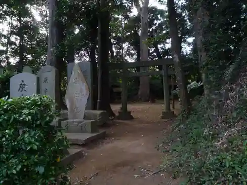 鳥見神社の鳥居