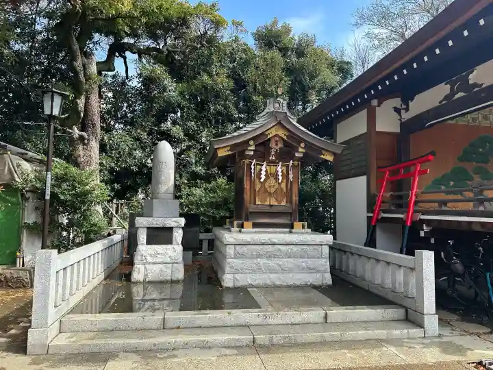 品川神社の{uncategorized: "未分類", other: "その他", undefined: "問題あり", building: "その他建物", grave: "お墓", sacred_gate: "鳥居", guardian: "狛犬", statue: "像", buddha: "仏像", history: "歴史", nature: "自然", garden: "庭園", animal: "動物", pagoda: "塔", temizu: "手水舎", mountain_gate: "山門・神門", sanctuary: "本殿・本堂", subordinate: "末社・摂社", art: "芸術", scenery: "景色", jizo: "地蔵", ema: "絵馬", goshuin: "御朱印", omikuji: "おみくじ", items: "授与品その他", amulet: "お守り", goshuincho: "御朱印帳", eats: "食事", festival: "お祭り", votive_dance: "神楽", shichigosan: "七五三参", wedding: "結婚式", experience: "体験その他", initially: "初詣", around: "周辺", anti_infection: "感染症対策"}