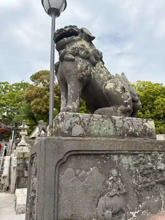 防府天満宮の{uncategorized: "未分類", other: "その他", undefined: "問題あり", building: "その他建物", grave: "お墓", sacred_gate: "鳥居", guardian: "狛犬", statue: "像", buddha: "仏像", history: "歴史", nature: "自然", garden: "庭園", animal: "動物", pagoda: "塔", temizu: "手水舎", mountain_gate: "山門・神門", sanctuary: "本殿・本堂", subordinate: "末社・摂社", art: "芸術", scenery: "景色", jizo: "地蔵", ema: "絵馬", goshuin: "御朱印", omikuji: "おみくじ", items: "授与品その他", amulet: "お守り", goshuincho: "御朱印帳", eats: "食事", festival: "お祭り", votive_dance: "神楽", shichigosan: "七五三参", wedding: "結婚式", experience: "体験その他", initially: "初詣", around: "周辺", anti_infection: "感染症対策"}