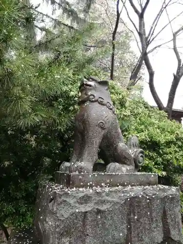 岩手護國神社の狛犬