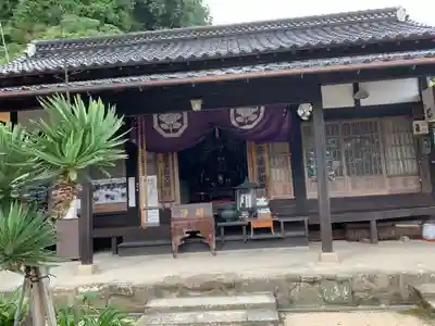 瑠璃光寺の本殿・本堂