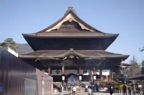 善光寺の{uncategorized: "未分類", other: "その他", undefined: "問題あり", building: "その他建物", grave: "お墓", sacred_gate: "鳥居", guardian: "狛犬", statue: "像", buddha: "仏像", history: "歴史", nature: "自然", garden: "庭園", animal: "動物", pagoda: "塔", temizu: "手水舎", mountain_gate: "山門・神門", sanctuary: "本殿・本堂", subordinate: "末社・摂社", art: "芸術", scenery: "景色", jizo: "地蔵", ema: "絵馬", goshuin: "御朱印", omikuji: "おみくじ", items: "授与品その他", amulet: "お守り", goshuincho: "御朱印帳", eats: "食事", festival: "お祭り", votive_dance: "神楽", shichigosan: "七五三参", wedding: "結婚式", experience: "体験その他", initially: "初詣", around: "周辺", anti_infection: "感染症対策"}