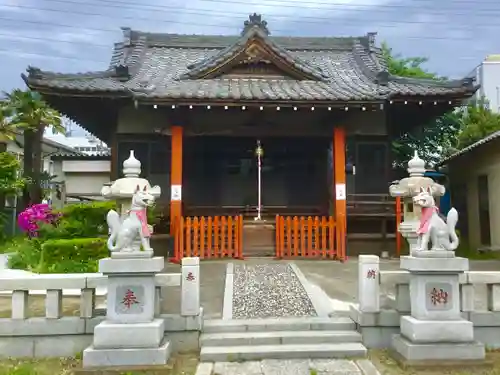 新田稲荷神社の本殿・本堂