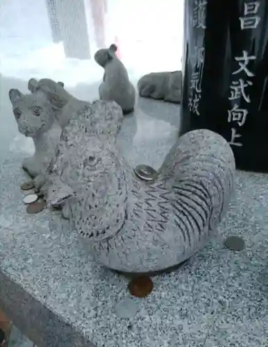 新川皇大神社の像