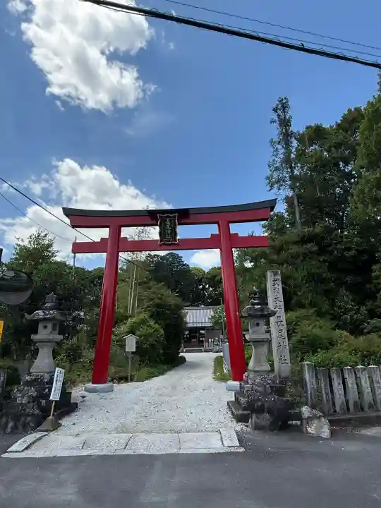 長尾神社の{uncategorized: "未分類", other: "その他", undefined: "問題あり", building: "その他建物", grave: "お墓", sacred_gate: "鳥居", guardian: "狛犬", statue: "像", buddha: "仏像", history: "歴史", nature: "自然", garden: "庭園", animal: "動物", pagoda: "塔", temizu: "手水舎", mountain_gate: "山門・神門", sanctuary: "本殿・本堂", subordinate: "末社・摂社", art: "芸術", scenery: "景色", jizo: "地蔵", ema: "絵馬", goshuin: "御朱印", omikuji: "おみくじ", items: "授与品その他", amulet: "お守り", goshuincho: "御朱印帳", eats: "食事", festival: "お祭り", votive_dance: "神楽", shichigosan: "七五三参", wedding: "結婚式", experience: "体験その他", initially: "初詣", around: "周辺", anti_infection: "感染症対策"}