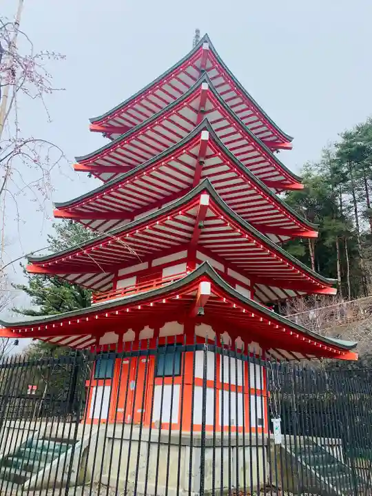 新倉富士浅間神社(山梨県)