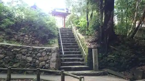 平等寺（三輪山平等寺）の建物その他