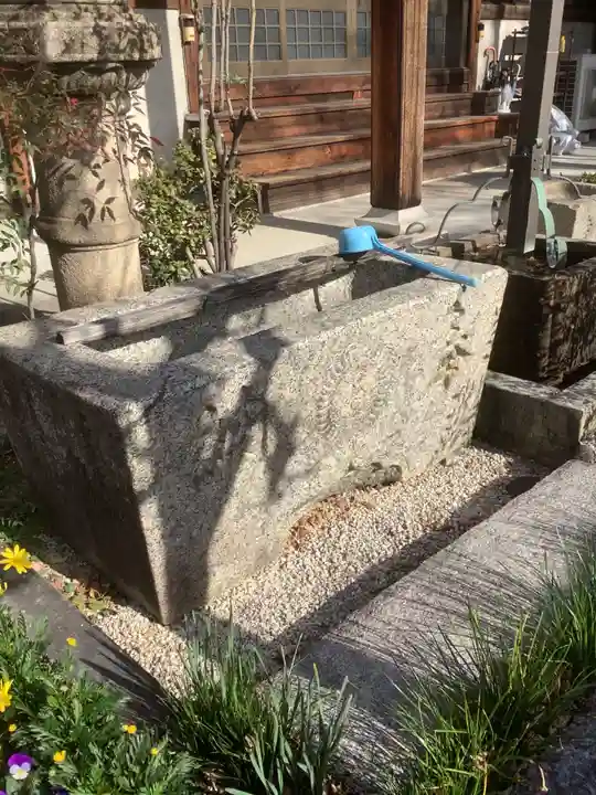 法応寺の手水舎