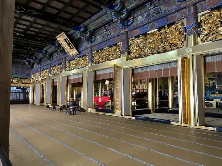 本山専修寺の{uncategorized: "未分類", other: "その他", undefined: "問題あり", building: "その他建物", grave: "お墓", sacred_gate: "鳥居", guardian: "狛犬", statue: "像", buddha: "仏像", history: "歴史", nature: "自然", garden: "庭園", animal: "動物", pagoda: "塔", temizu: "手水舎", mountain_gate: "山門・神門", sanctuary: "本殿・本堂", subordinate: "末社・摂社", art: "芸術", scenery: "景色", jizo: "地蔵", ema: "絵馬", goshuin: "御朱印", omikuji: "おみくじ", items: "授与品その他", amulet: "お守り", goshuincho: "御朱印帳", eats: "食事", festival: "お祭り", votive_dance: "神楽", shichigosan: "七五三参", wedding: "結婚式", experience: "体験その他", initially: "初詣", around: "周辺", anti_infection: "感染症対策"}