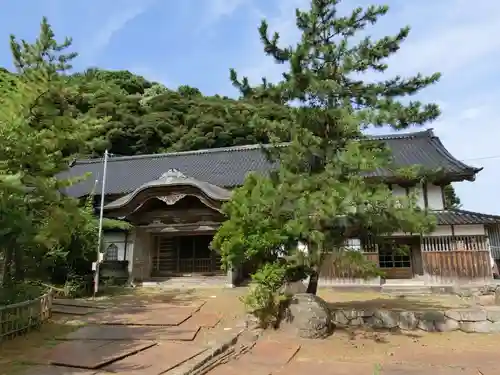 阿岸本誓寺の本殿・本堂