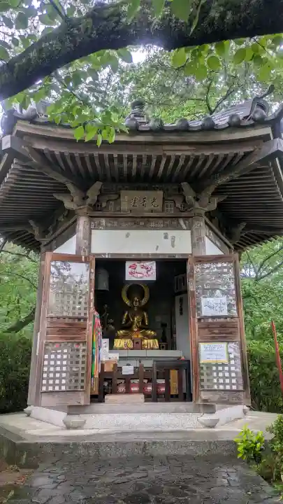 観音山慈眼院(高崎観音)の{uncategorized: "未分類", other: "その他", undefined: "問題あり", building: "その他建物", grave: "お墓", sacred_gate: "鳥居", guardian: "狛犬", statue: "像", buddha: "仏像", history: "歴史", nature: "自然", garden: "庭園", animal: "動物", pagoda: "塔", temizu: "手水舎", mountain_gate: "山門・神門", sanctuary: "本殿・本堂", subordinate: "末社・摂社", art: "芸術", scenery: "景色", jizo: "地蔵", ema: "絵馬", goshuin: "御朱印", omikuji: "おみくじ", items: "授与品その他", amulet: "お守り", goshuincho: "御朱印帳", eats: "食事", festival: "お祭り", votive_dance: "神楽", shichigosan: "七五三参", wedding: "結婚式", experience: "体験その他", initially: "初詣", around: "周辺", anti_infection: "感染症対策"}