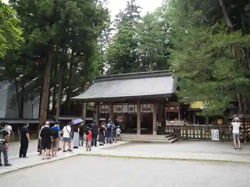 諏訪大社の本殿・本堂