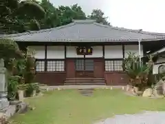 華蔵寺の本殿