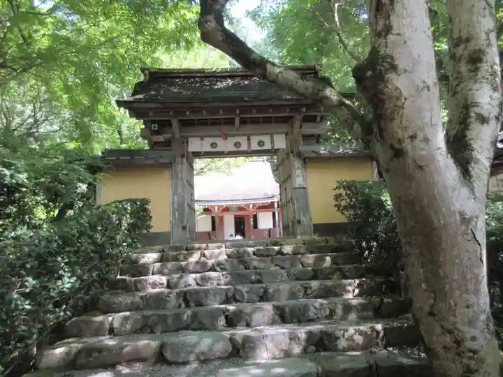 寂光院の山門・神門