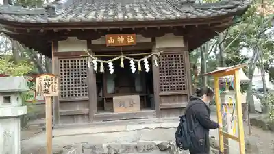 市原稲荷神社の末社・摂社