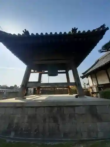 来迎寺の{uncategorized: "未分類", other: "その他", undefined: "問題あり", building: "その他建物", grave: "お墓", sacred_gate: "鳥居", guardian: "狛犬", statue: "像", buddha: "仏像", history: "歴史", nature: "自然", garden: "庭園", animal: "動物", pagoda: "塔", temizu: "手水舎", mountain_gate: "山門・神門", sanctuary: "本殿・本堂", subordinate: "末社・摂社", art: "芸術", scenery: "景色", jizo: "地蔵", ema: "絵馬", goshuin: "御朱印", omikuji: "おみくじ", items: "授与品その他", amulet: "お守り", goshuincho: "御朱印帳", eats: "食事", festival: "お祭り", votive_dance: "神楽", shichigosan: "七五三参", wedding: "結婚式", experience: "体験その他", initially: "初詣", around: "周辺", anti_infection: "感染症対策"}