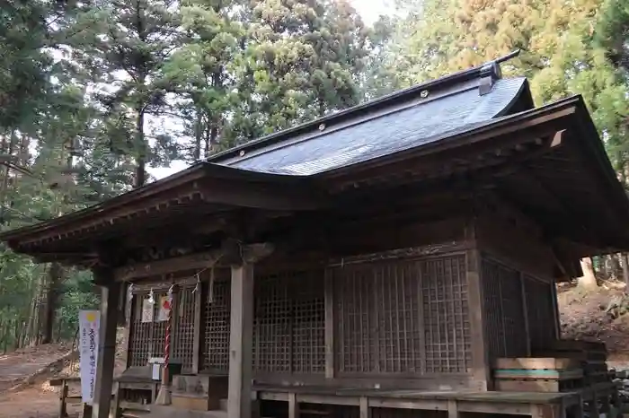 直毘神社の本殿