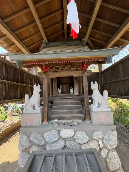 稲荷社の{uncategorized: "未分類", other: "その他", undefined: "問題あり", building: "その他建物", grave: "お墓", sacred_gate: "鳥居", guardian: "狛犬", statue: "像", buddha: "仏像", history: "歴史", nature: "自然", garden: "庭園", animal: "動物", pagoda: "塔", temizu: "手水舎", mountain_gate: "山門・神門", sanctuary: "本殿・本堂", subordinate: "末社・摂社", art: "芸術", scenery: "景色", jizo: "地蔵", ema: "絵馬", goshuin: "御朱印", omikuji: "おみくじ", items: "授与品その他", amulet: "お守り", goshuincho: "御朱印帳", eats: "食事", festival: "お祭り", votive_dance: "神楽", shichigosan: "七五三参", wedding: "結婚式", experience: "体験その他", initially: "初詣", around: "周辺", anti_infection: "感染症対策"}