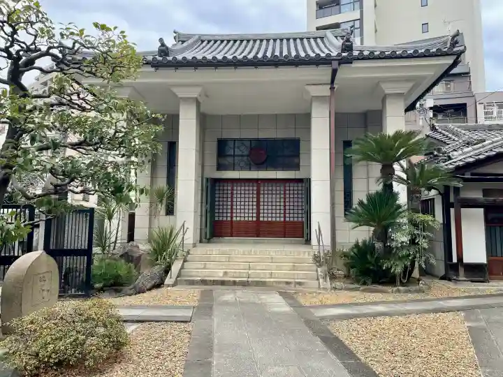 正洞院の{uncategorized: "未分類", other: "その他", undefined: "問題あり", building: "その他建物", grave: "お墓", sacred_gate: "鳥居", guardian: "狛犬", statue: "像", buddha: "仏像", history: "歴史", nature: "自然", garden: "庭園", animal: "動物", pagoda: "塔", temizu: "手水舎", mountain_gate: "山門・神門", sanctuary: "本殿・本堂", subordinate: "末社・摂社", art: "芸術", scenery: "景色", jizo: "地蔵", ema: "絵馬", goshuin: "御朱印", omikuji: "おみくじ", items: "授与品その他", amulet: "お守り", goshuincho: "御朱印帳", eats: "食事", festival: "お祭り", votive_dance: "神楽", shichigosan: "七五三参", wedding: "結婚式", experience: "体験その他", initially: "初詣", around: "周辺", anti_infection: "感染症対策"}