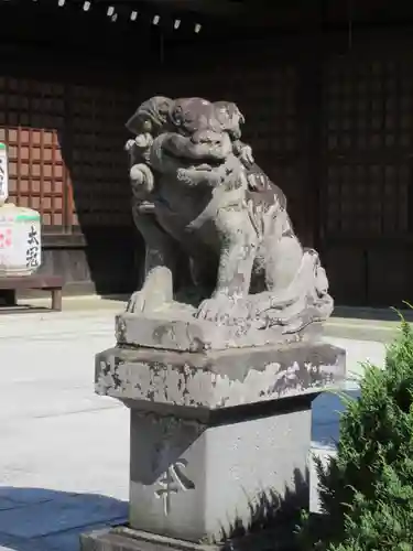 山梨縣護國神社の狛犬