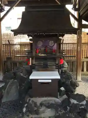 被官稲荷神社の本殿・本堂