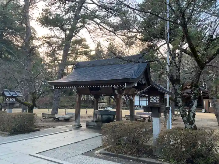 武田神社の手水舎