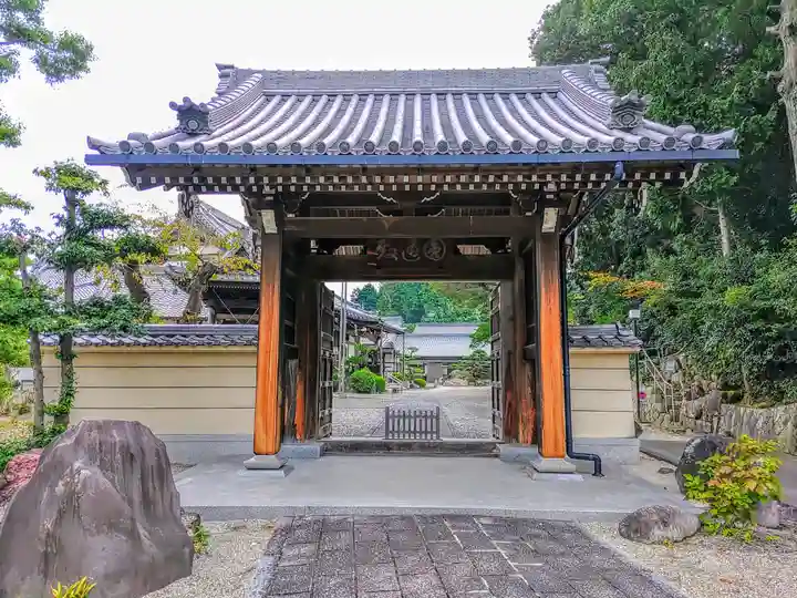 宝生寺の山門・神門
