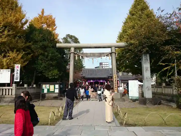 浅草神社の鳥居