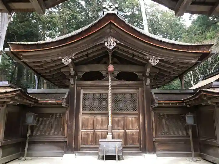 油日神社の本殿・本堂