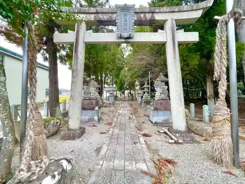 白鳥神社の鳥居