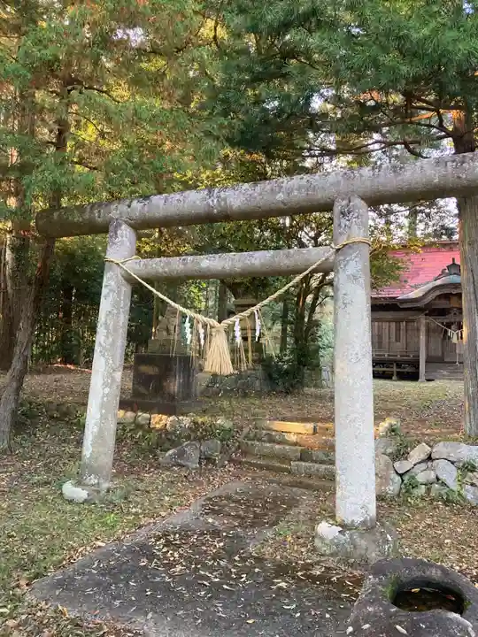 八幡神社の鳥居