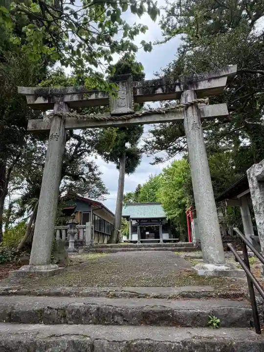 高尾山穂見神社の{uncategorized: "未分類", other: "その他", undefined: "問題あり", building: "その他建物", grave: "お墓", sacred_gate: "鳥居", guardian: "狛犬", statue: "像", buddha: "仏像", history: "歴史", nature: "自然", garden: "庭園", animal: "動物", pagoda: "塔", temizu: "手水舎", mountain_gate: "山門・神門", sanctuary: "本殿・本堂", subordinate: "末社・摂社", art: "芸術", scenery: "景色", jizo: "地蔵", ema: "絵馬", goshuin: "御朱印", omikuji: "おみくじ", items: "授与品その他", amulet: "お守り", goshuincho: "御朱印帳", eats: "食事", festival: "お祭り", votive_dance: "神楽", shichigosan: "七五三参", wedding: "結婚式", experience: "体験その他", initially: "初詣", around: "周辺", anti_infection: "感染症対策"}