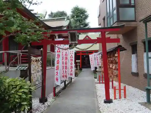 二宮稲荷神社の鳥居