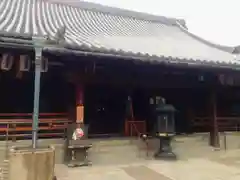 法楽寺の本殿