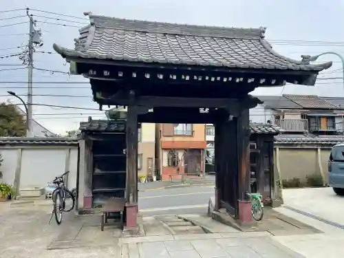 本通寺の{uncategorized: "未分類", other: "その他", undefined: "問題あり", building: "その他建物", grave: "お墓", sacred_gate: "鳥居", guardian: "狛犬", statue: "像", buddha: "仏像", history: "歴史", nature: "自然", garden: "庭園", animal: "動物", pagoda: "塔", temizu: "手水舎", mountain_gate: "山門・神門", sanctuary: "本殿・本堂", subordinate: "末社・摂社", art: "芸術", scenery: "景色", jizo: "地蔵", ema: "絵馬", goshuin: "御朱印", omikuji: "おみくじ", items: "授与品その他", amulet: "お守り", goshuincho: "御朱印帳", eats: "食事", festival: "お祭り", votive_dance: "神楽", shichigosan: "七五三参", wedding: "結婚式", experience: "体験その他", initially: "初詣", around: "周辺", anti_infection: "感染症対策"}